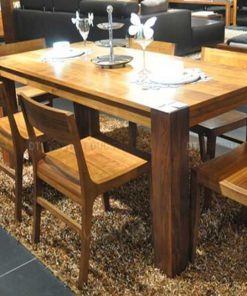 Mẫu bàn ăn sang trọng BA03